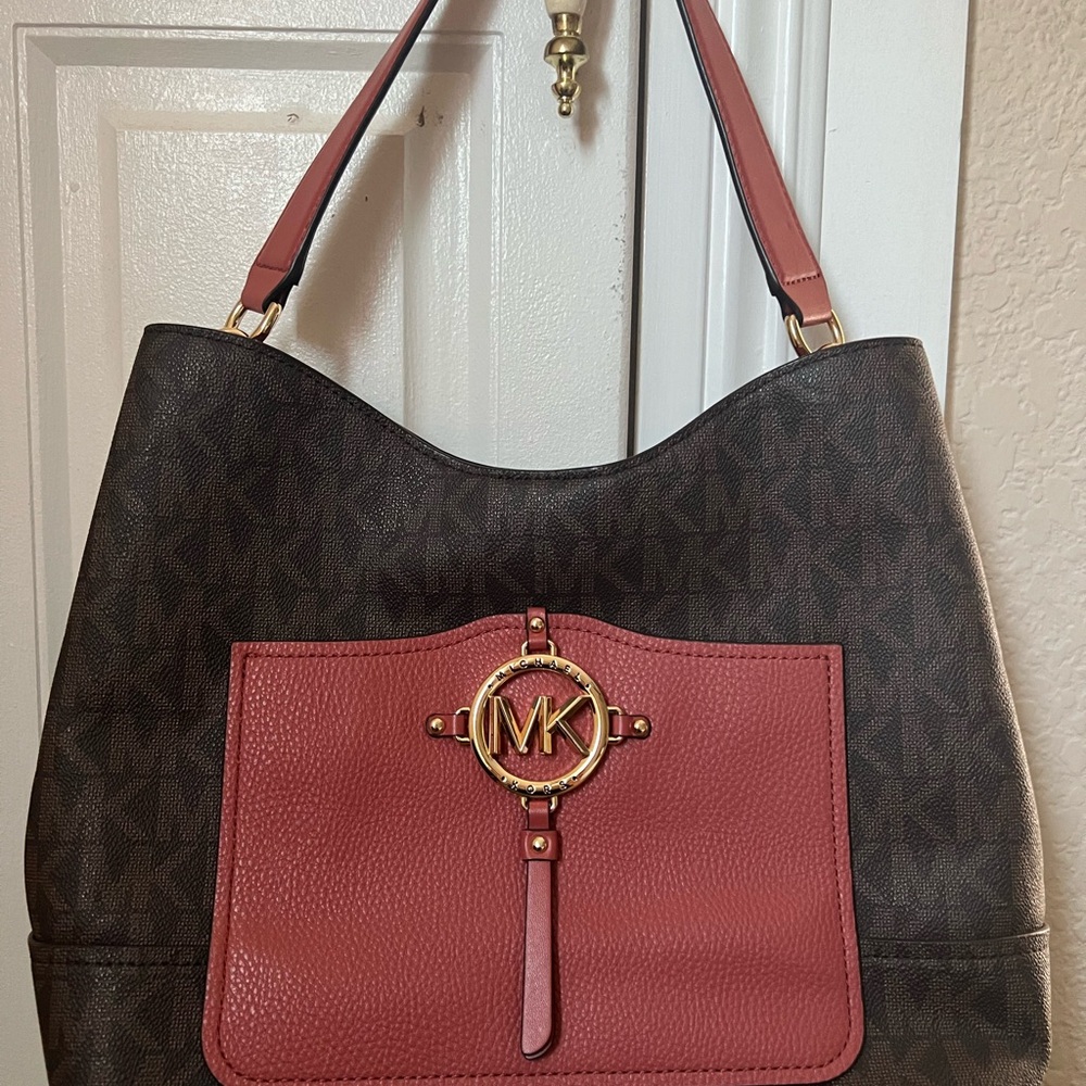 Michael Kors Amy Large Hobo Brown and Pink Women's Hand Bag